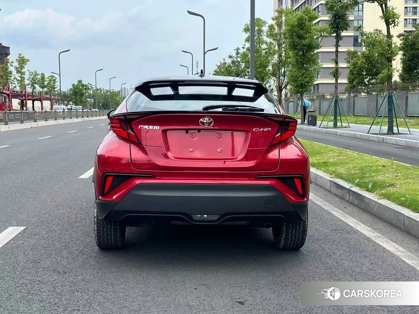 Toyota C-HR 2021 Красный из Китая