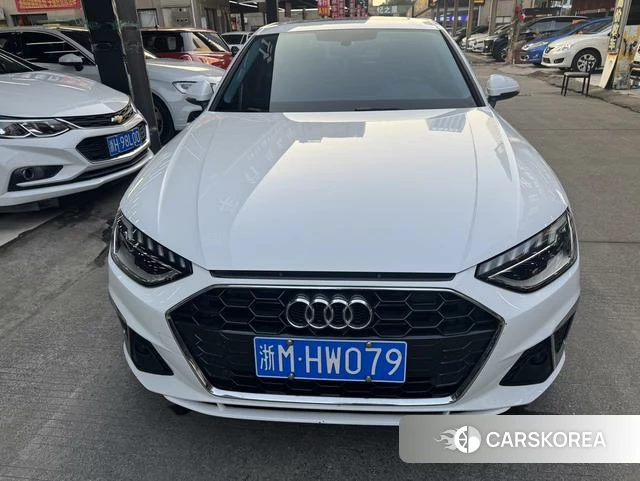 Audi A4L 2021 Белый из Китая