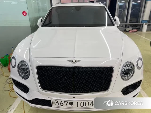 Bentley Bentayga 2019 Белый из Кореи