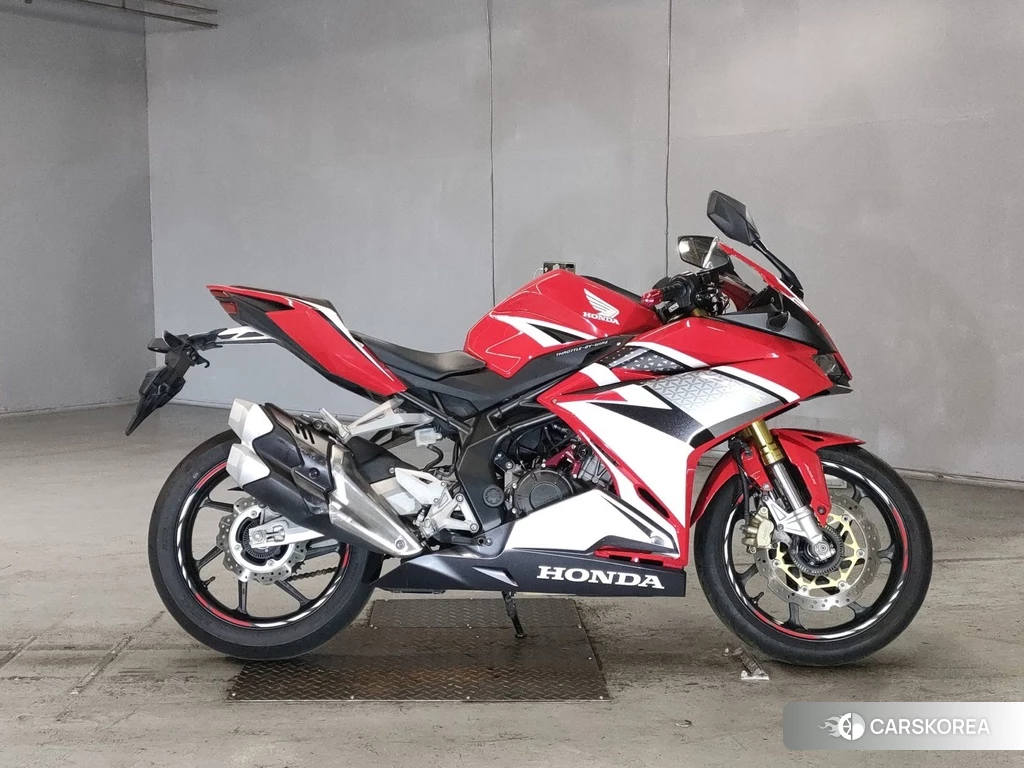 Проданный Honda CBR250RR 2017 из Японии