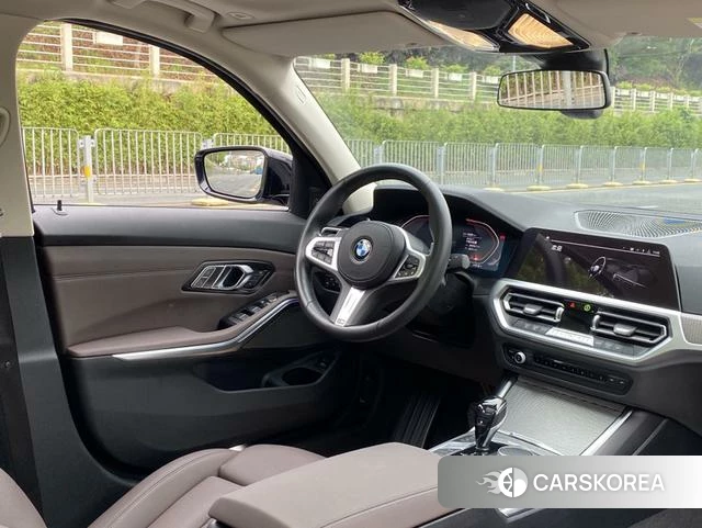 BMW 3 series 2021 Серебристо-серый из Китая