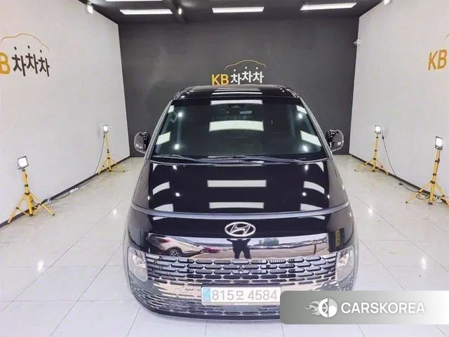 Hyundai Staria 2023 Черный из Кореи