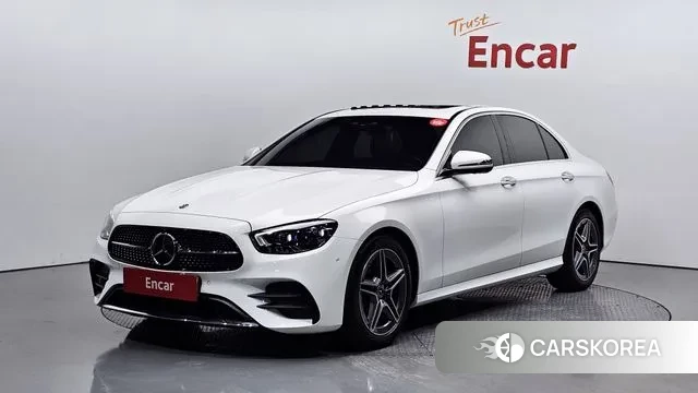 Mercedes-Benz E-Class W213 2023 Белый из Кореи