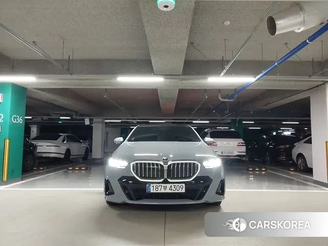 BMW 5 Series (G60) 2024 Серый из Кореи