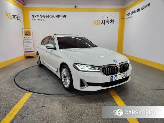 BMW 5 Series (G30) 2022 Белый из Кореи