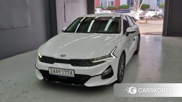 Kia K5 3rd generation 2021 Белый из Кореи