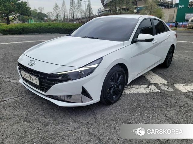 Hyundai Avante Hybrid (CN7) 2022 Белый из Кореи