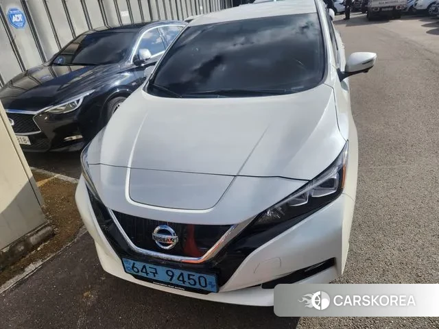Nissan Leaf (ZE1) 2019 Белый из Кореи