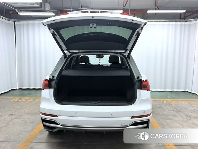 Audi Q3 2019 Белый из Китая