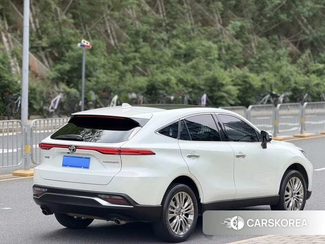 Toyota Ling Fang HARRIER 2022 Белый из Китая