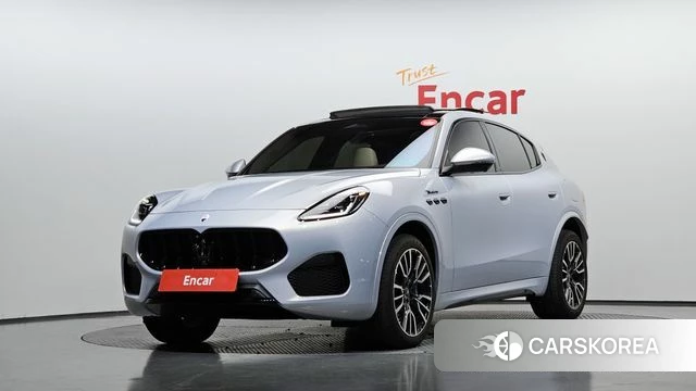 Maserati Grecale 2023 Светло-серебряный цвет из Кореи