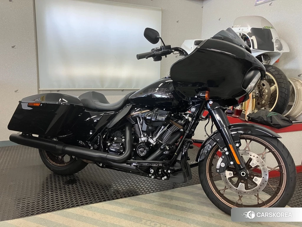 Проданный Harley-Davidson Road Glide ST FLTRXST1920 2023 из Японии