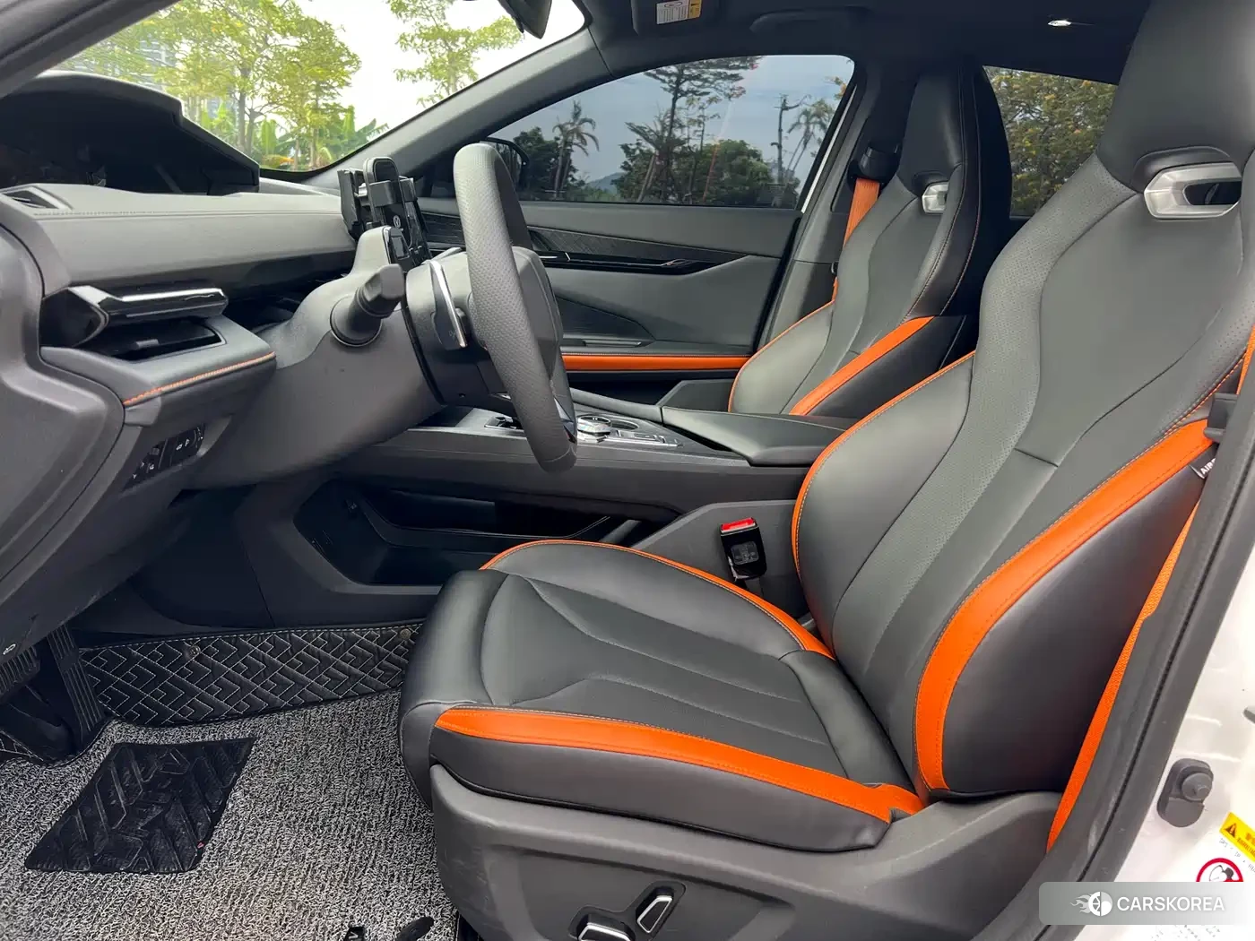 Chang'an UNI-V 2025 Белый из Китая