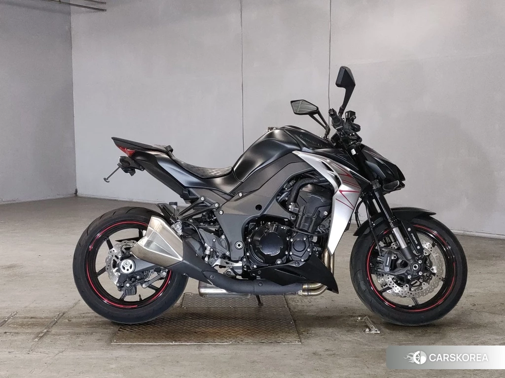 Проданный Kawasaki Z1000 2018 из Японии