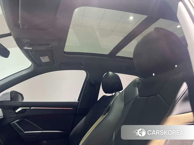 Audi Q3 2023 Белый из Китая