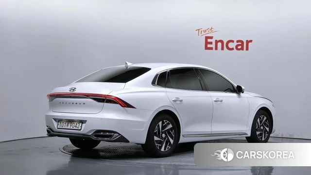 Hyundai The New Grandeur IG Hybrid 2022 Черный из Кореи