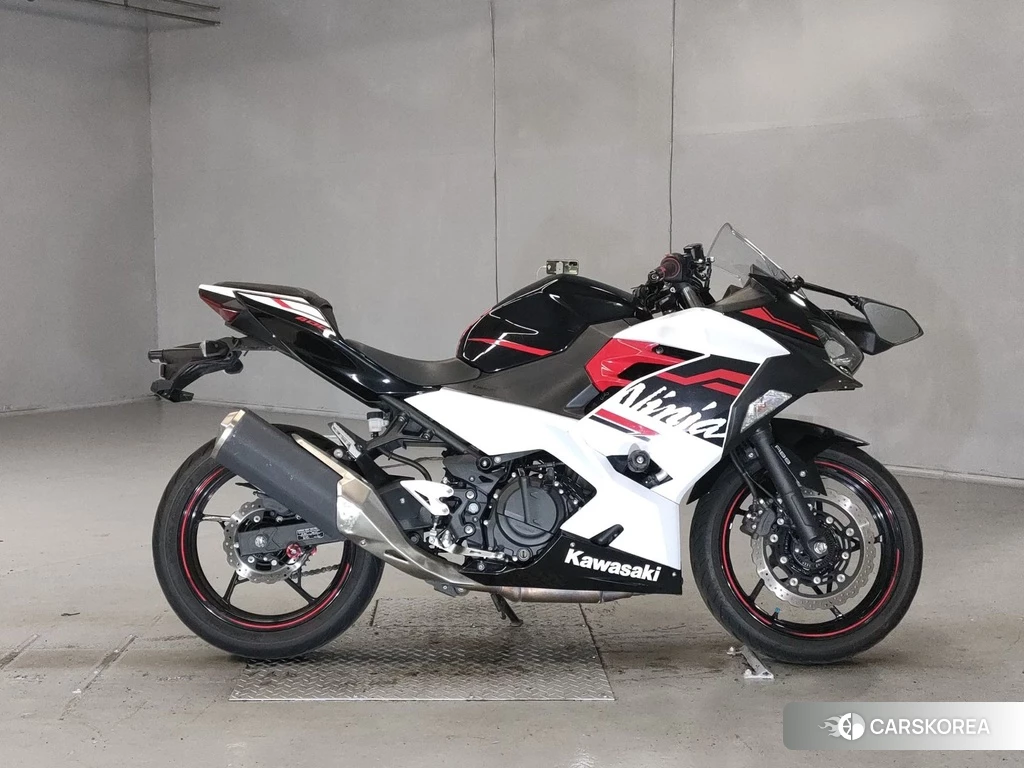 Проданный Kawasaki NINJA 400 2019 из Японии, фото 2
