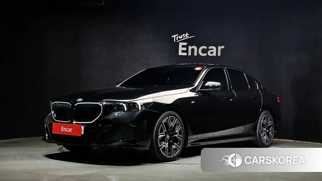 BMW 5 Series (G60) 2025 Черный из Кореи
