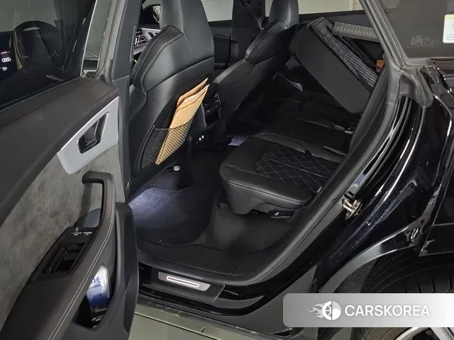 Audi Q8 (4M) 2021 Черный из Кореи