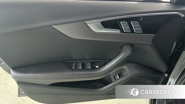 Audi A4L 2024 Темно-серый из Китая