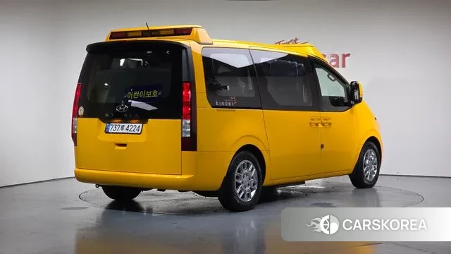 Hyundai Staria 2021 Желтый из Кореи