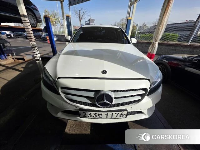 Mercedes-Benz C-Class W205 2019 Белый из Кореи