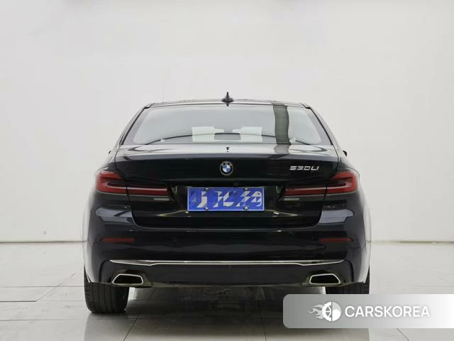 BMW 5 series 2022 Черный из Китая
