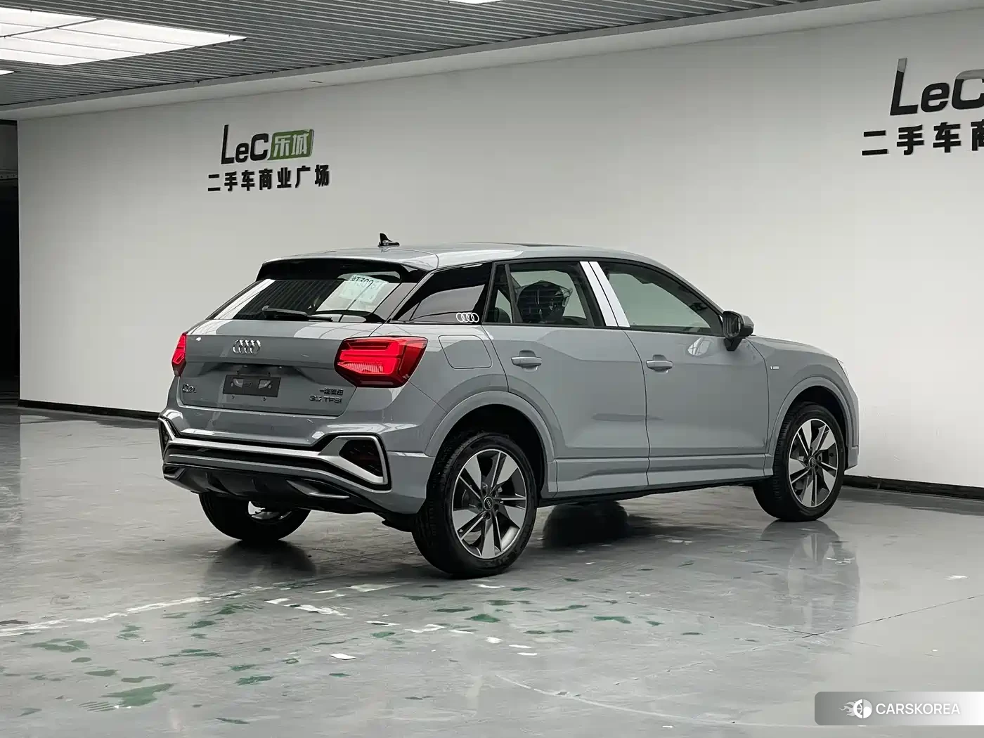 Audi Q2L 2026 Silver/gray из Китая