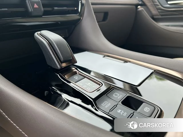 Toyota Elfa 2026 Черный из Китая