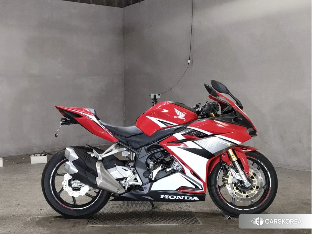 Проданный Honda CBR250RR 2017 из Японии, фото 2