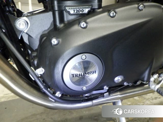 Engine photo