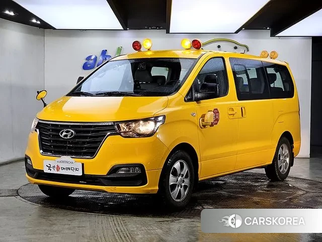 Hyundai The New Grand Starex 2018 Желтый из Кореи