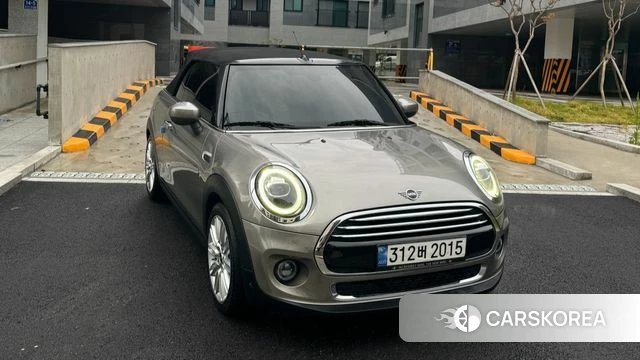 Mini Cooper Convertible 2020 Серебристо-серый из Кореи