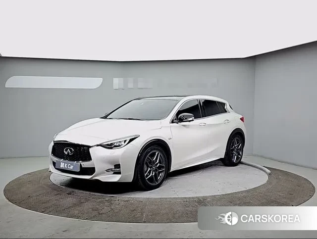 Infiniti Q30 2019 Жемчужный цвет из Кореи