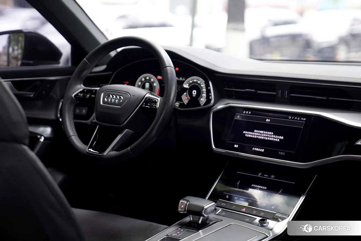 Audi A6L 2020 Черный из Китая