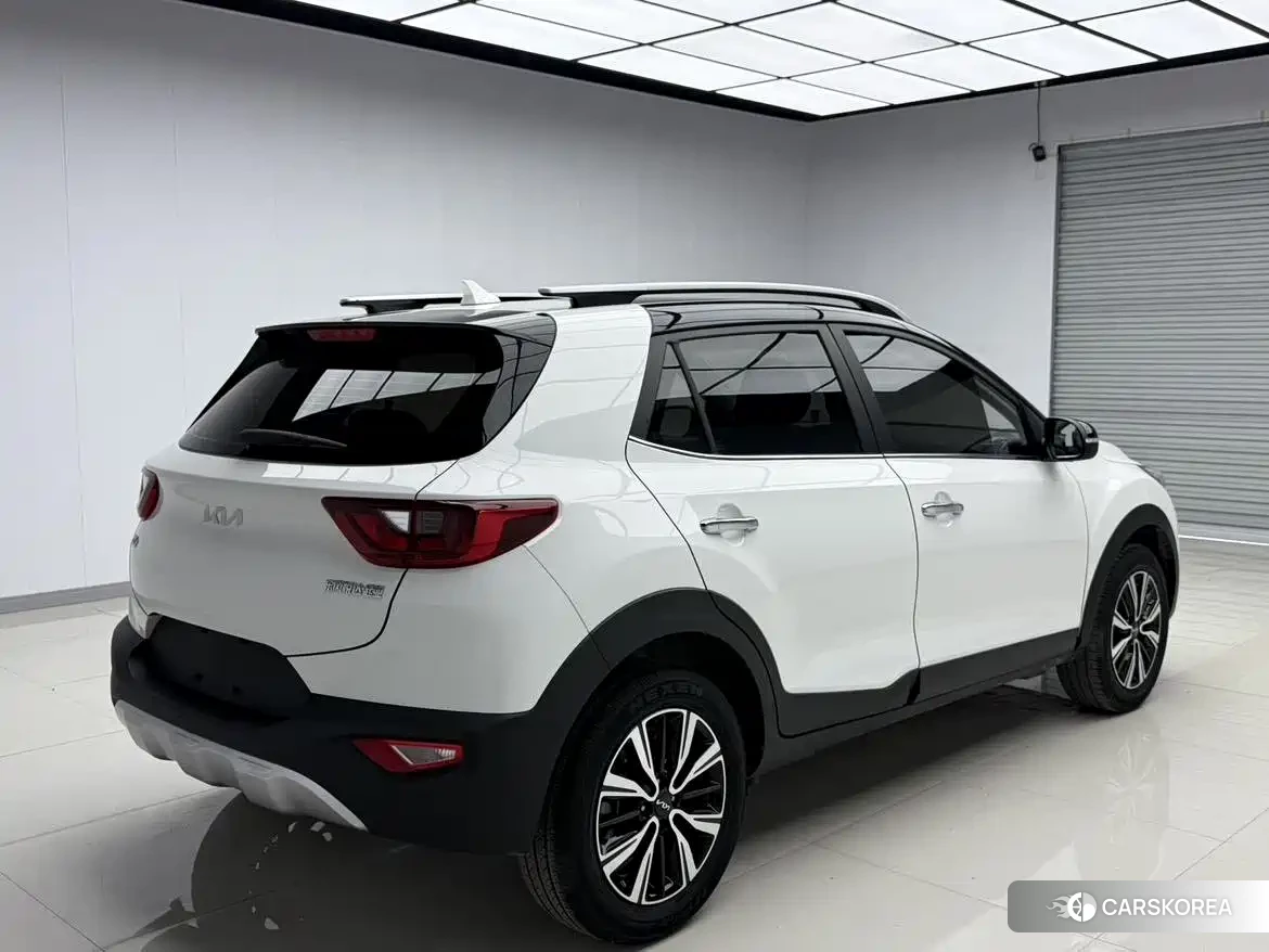 Kia Yi Ran 2021 Белый из Китая