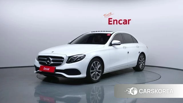 Mercedes-Benz E-Class W213 2018 Белый из Кореи