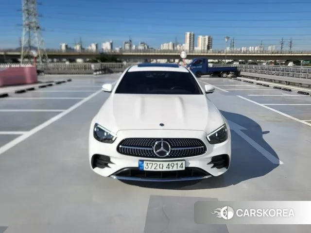 Mercedes-Benz E-Class W213 2021 Белый из Кореи