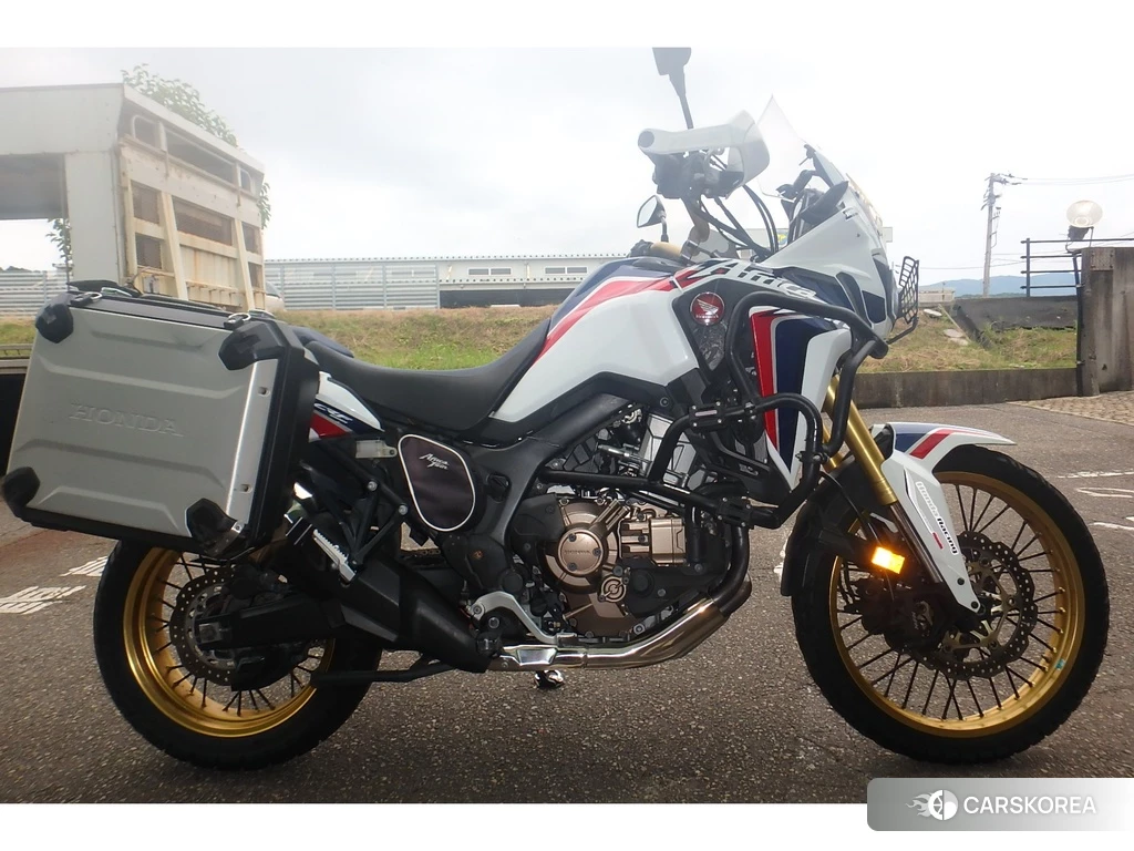 Проданный Honda CRF1000L AFRICA TWIN 2017 из Японии, фото 2
