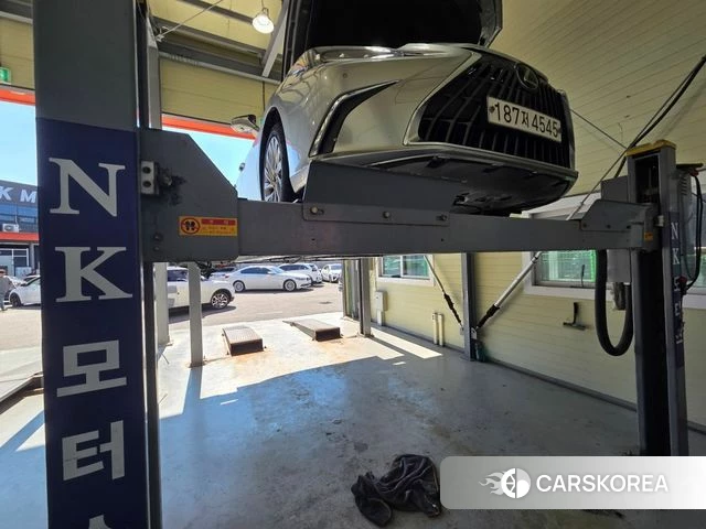 Lexus ES300h 7th generation 2023 Серый из Кореи