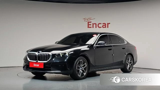 BMW 5 Series (G60) 2023 Черный из Кореи