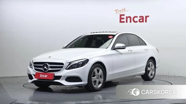 Mercedes-Benz C-Class W205 2018 Белый из Кореи