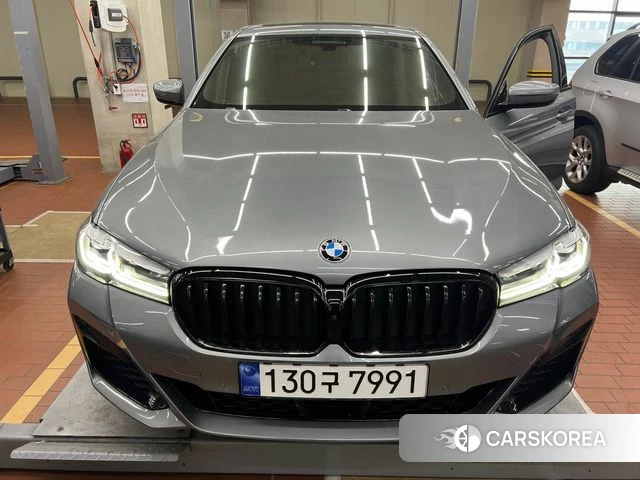 BMW 5 Series (G30) 2023 Серый из Кореи