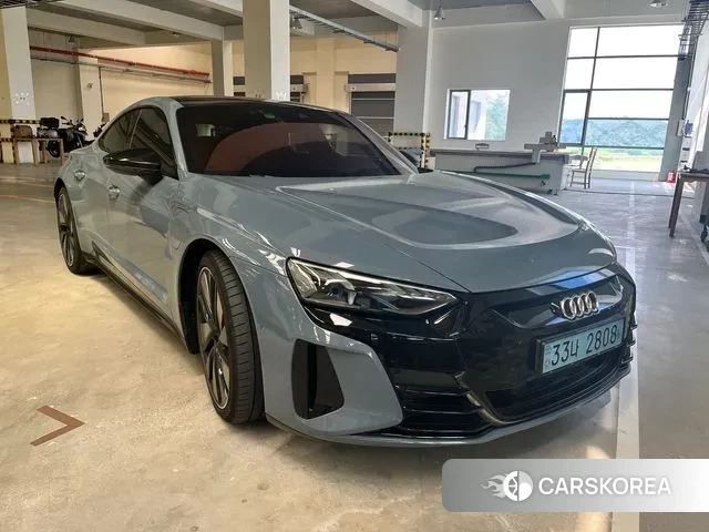 Audi e-Tron GT 2022 Небесно-голубой из Кореи