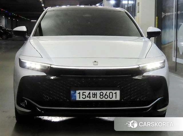 Toyota Crown Crossover 2024 Белый из Кореи