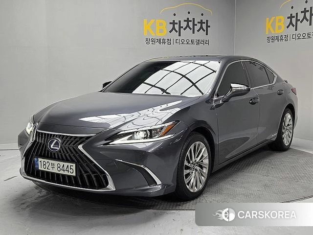 Lexus ES300h 7th generation 2022 Серый из Кореи