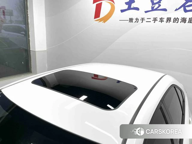 Toyota Corolla 2022 Белый из Китая