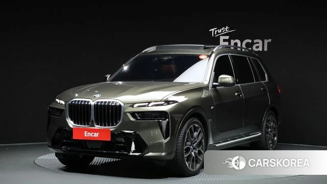 BMW X7 (G07) 2025 Песочный из Кореи