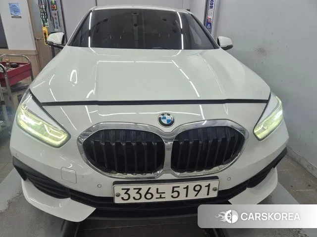 BMW 1 Series (F40) 2020 Белый из Кореи