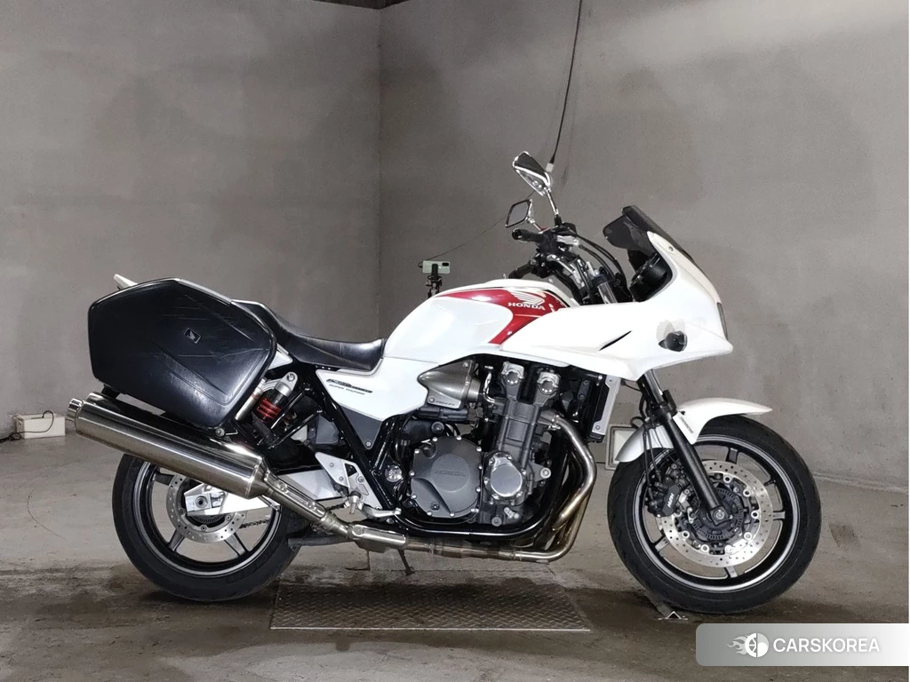 Проданный Honda CB1300ST 2010 из Японии